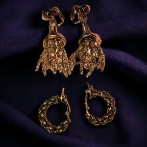 Vintage Trifari clip on earrings